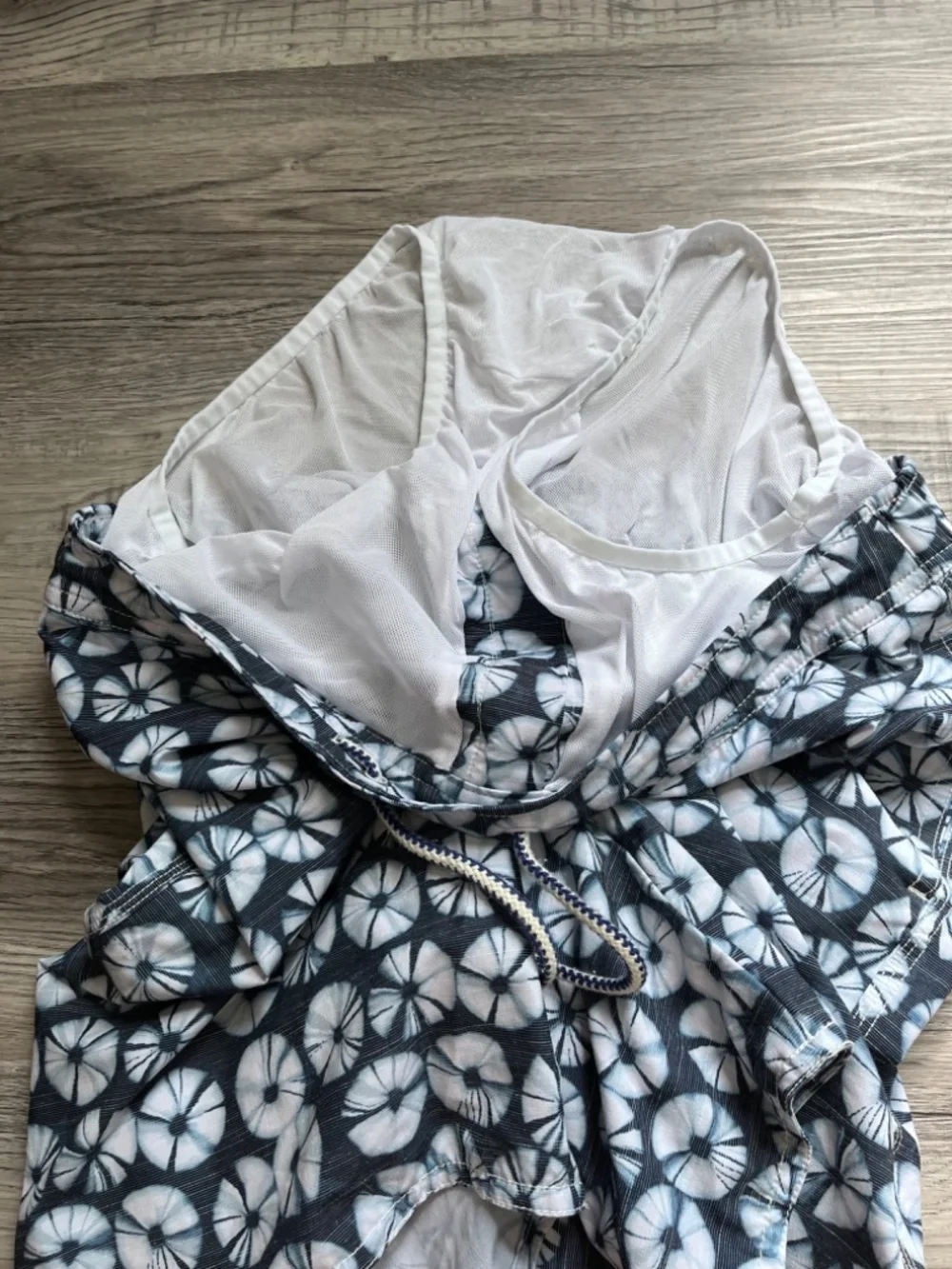 LOT OF 2 Pairs Johnnie-O Swim Trunks Lined Men's Size large
